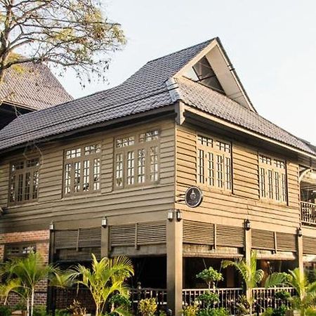 The Manor Hotel 娘瑞 外观 照片